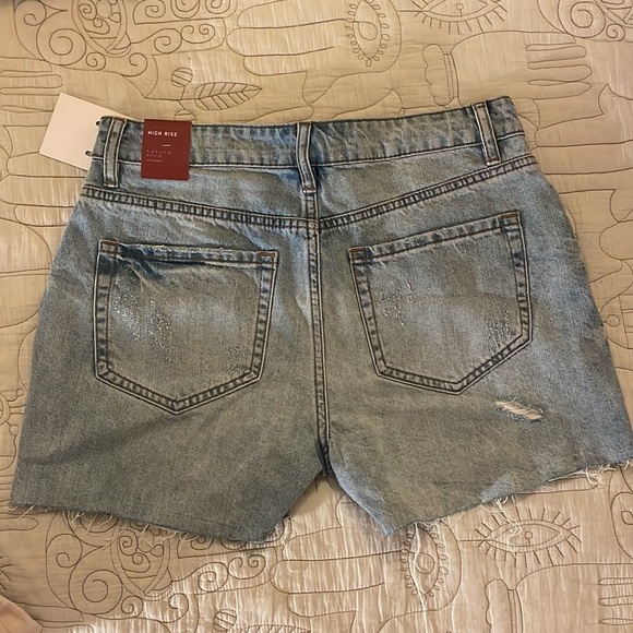 On the Fence Denim Shorts - Picture 8 of 8